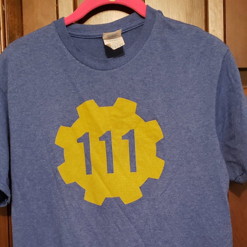 Ladies' Sz. M t-shirt; Vault III Fallout; cap sleeve; video game; blue; pre-own